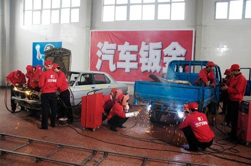 四川专家解析:低学历者如何成就高薪梦想