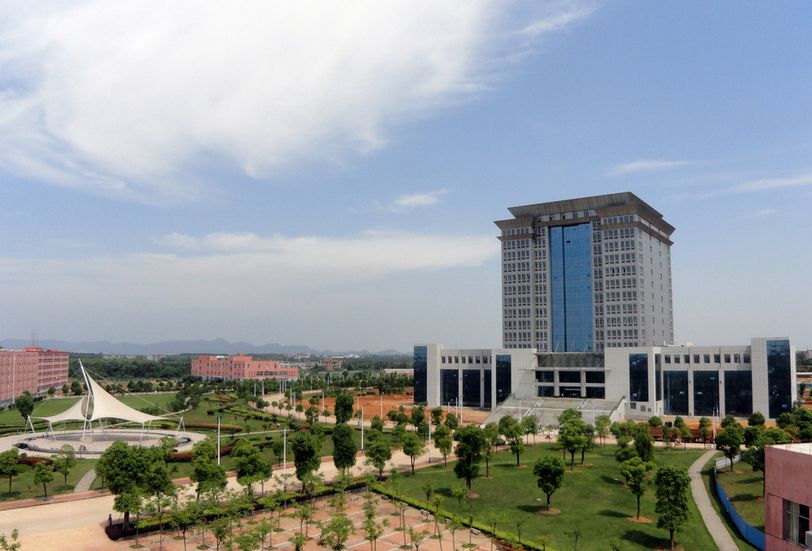  成都华大医药卫生学校2018年录取分数线多少