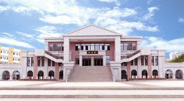 新建食堂“知辛园”